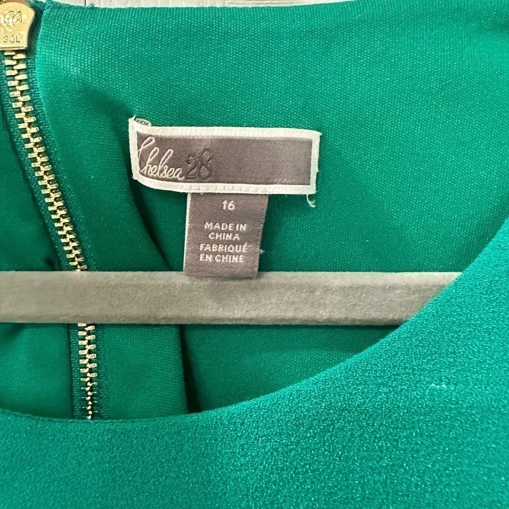 Emerald Ruffle Hem Dress - Picture 5 of 8